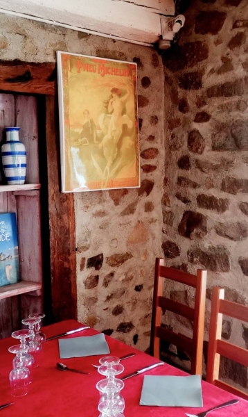 Le restaurant - L'Auberge de l'Abbaye - Lavaudieu - meilleur restaurant LAVAUDIEU